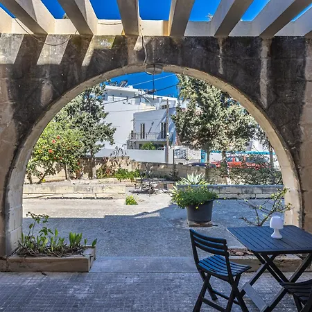 Bahar Ic-caghaq With Private Drive-in, Equidistant From Sliema And St. Paul's Bay شقة ناسار