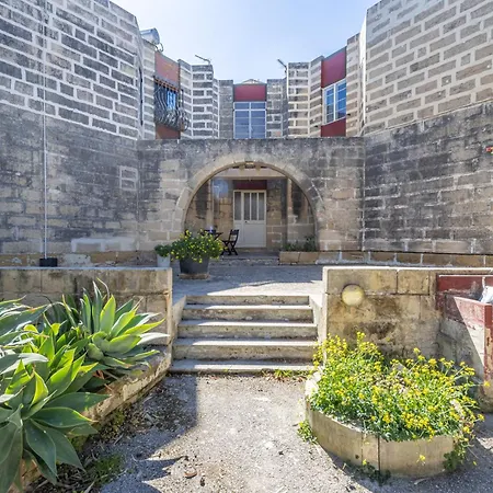 Bahar Ic-caghaq With Private Drive-in, Equidistant From Sliema And St. Paul's Bay * ناسار