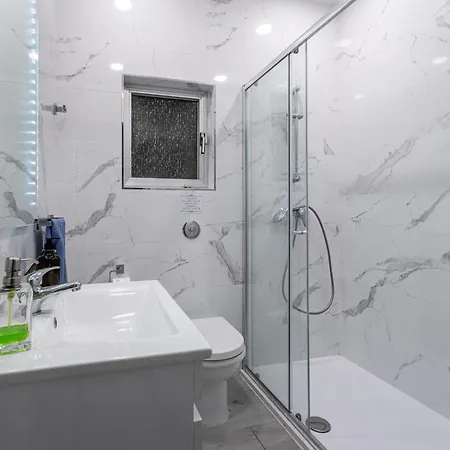 Bahar Ic-caghaq With Private Drive-in, Equidistant From Sliema And St. Paul's Bay ناسار