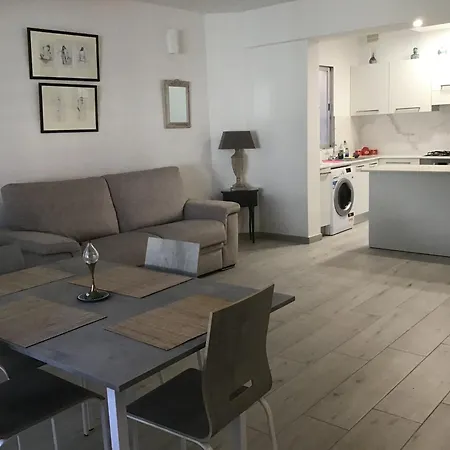Bahar Ic-caghaq With Private Drive-in, Equidistant From Sliema And St. Paul's Bay Apartment Naxxar