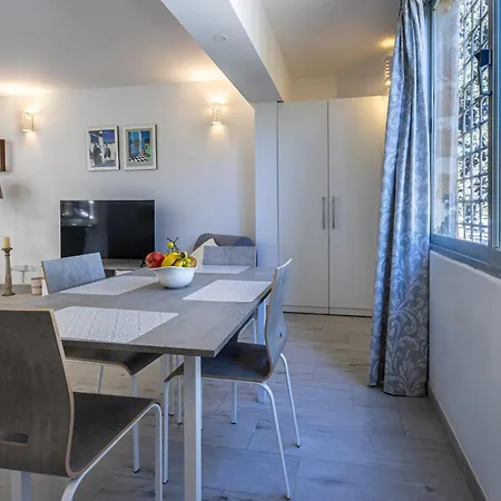 Bahar Ic-caghaq With Private Drive-in, Equidistant From Sliema And St. Paul's Bay Naxxar